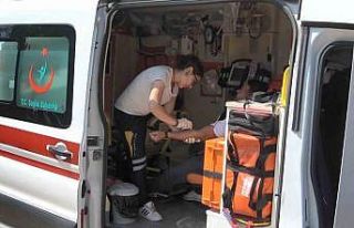 Ekip otosu otomobile çarptı: 3’ü polis 4 yaralı