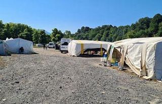 Ekmek parası için kilometrelerce uzaktan geldiler