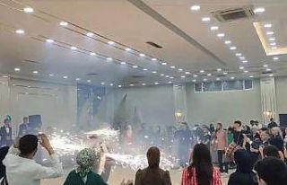 Elazığ’da davulcuların meşaleli şovu