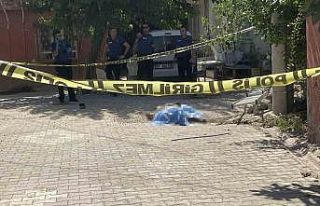 Elektrik direğine çıkan adam akıma kapılıp hayatını...