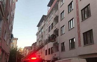 Elektrik panosundan çıkan yangın paniğe neden...