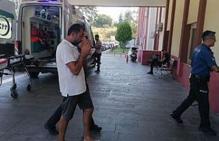 Elma yiye yiye önce çaldı, yakalanınca bıçakla...