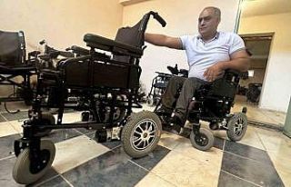 Engelli usta, evinin bodrumuna kurduğu atölye ile...