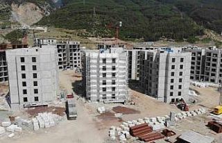 Enkaza dönen Hatay’da deprem konutları yükseliyor