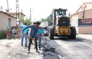 Erciş Belediyesinden yol onarım çalışması