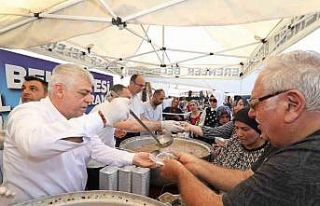 Erenler’de aşure ikramı