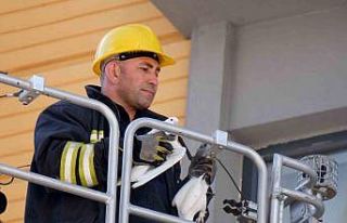 Erzurum’da itfaiyecilerin güvercin operasyonu