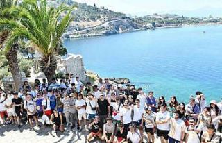 Esenyurt Belediye Başkanı Bozkurt gençlerle kampta...