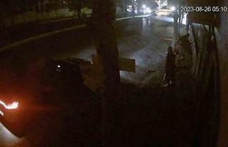 Esenyurt’ta 2 şahıs işyerini kundakladı