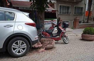 Eskişehir’de şanssız beton saksı yine hedef...