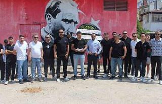 Eskişehirsporlu taraftarlardan İYİ Parti Odunpazarı...