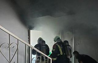 Evini ateşe verdi, komşuları itfaiye kurtardı