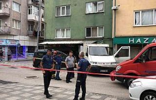 Fabrika işçisini ecel kaldırımda yakaladı
