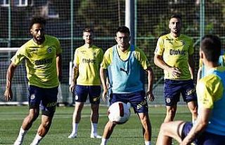 Fenerbahçe, Twente maçı hazırlıklarının İstanbul...