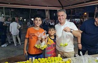 Festivalde 5 ton taze incir dağıtıldı