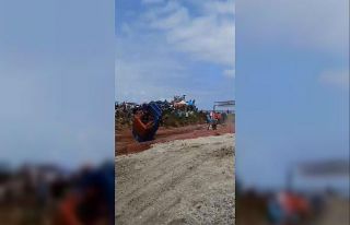 Festivalde takla atan off-road aracı anbean kameraya...