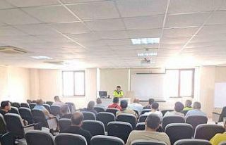 Fethiye’de polis ekipleri taksi esnaflarıyla toplantı...