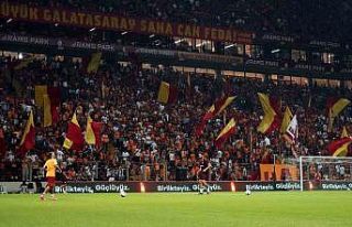 Galatasaray - Zalgiris maçını 41 bin 505 seyirci...
