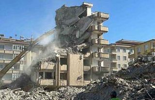 Gaziantep’te kontrollü yıkım çalışmaları...