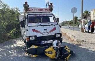 Gazipaşa’da kamyonetle motosiklet çarpıştı:...