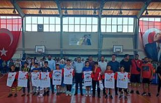 Gediz’de yaz okulu öğrencilerine malzeme ve ekipman...