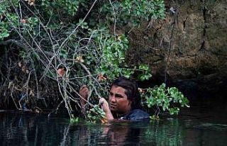 Genç kadının buz gibi suda,ölümle yaşam arasındaki...