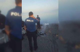 Genç kızlara şezlong yakma gözaltısı