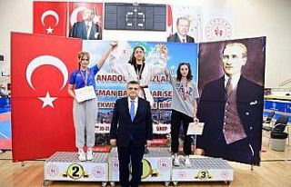 Genç tekvandocular madalyalarına kavuştu