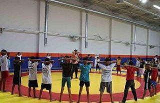 Gençlerin uğrak adresi büyükşehir spor kompleksi