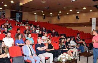 Germencik’te öğrenciler doğru tercih için uzmanlarla...