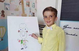 Gördüğünü resmediyor, 7 yaşında 3 yaşından...