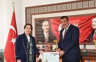 Gürkan, Bakan Yardımcısı Madak’ı makamında...