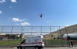 Hava ambulansı iki kalp hastası için havalandı