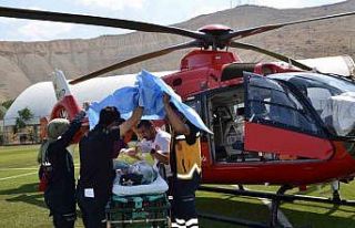 Hava ambulansı yeni doğan bebek için havalandı