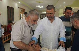 Hayırsever iş adamı 11 yılda binlerce çocuğu...