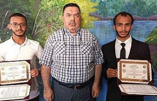 Hem üniversite hem de hafızlık eğitimini aynı...