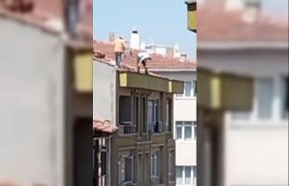 Hiçbir güvenlik tedbiri almadan 4 katlı apartmanın...