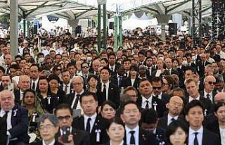 Hiroşima’da atom bombası kurbanları anıldı