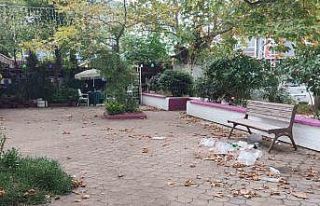 İlçe belediyesi yürüyüş bandını çitle çevirdi,...