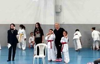 İlk defa katıldıkları karate müsabakasında 6...