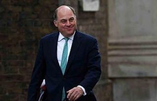 İngiltere Savunma Bakanı Wallace istifa etti