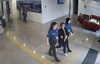 İranlı kadının iç çamaşırından servet çıktı