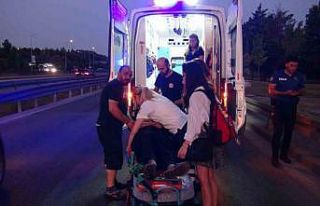 İş makinesi taşıyan tır ile otomobil çarpıştı:...