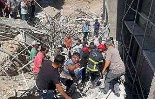 İskelenin çökmesi sonucu ölü sayısı 2’ye...