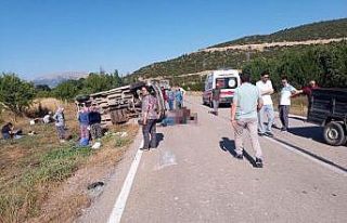 Isparta’da minibüs ile pat pat çarpıştı: 1...