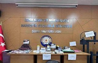 İzmir’de bir evden 13,5 kilogram kokain ve binlerce...