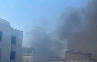 İzmir’de çanta imalathanesinde korkutan yangın