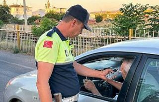 İzmir’de kurallara uymayan 2 bin 744 sürücüye...