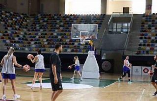 İzmit Belediyespor, Süper Lig’e hazırlanıyor