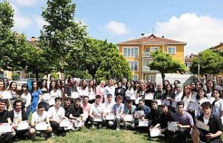 İzmit Çınar Akademi mezunları üniversiteli oldu